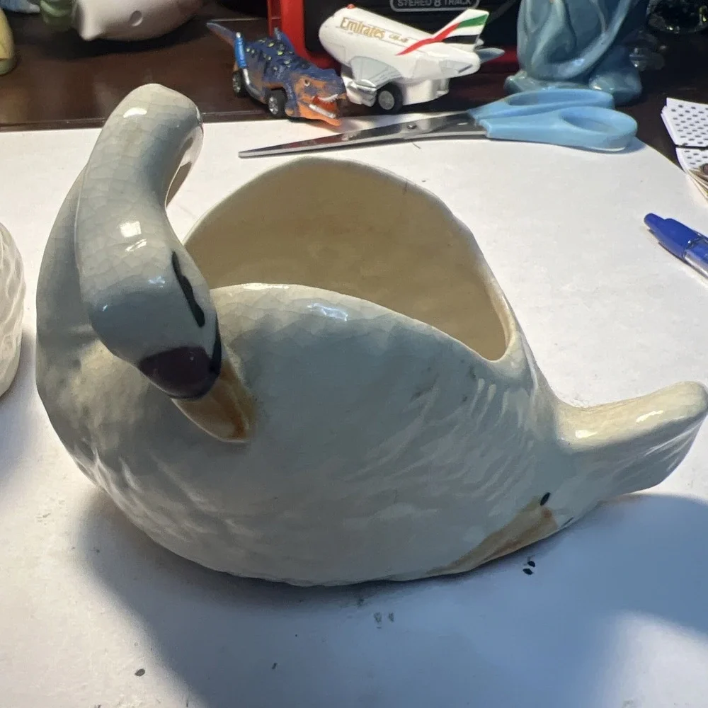 N/A swan decor